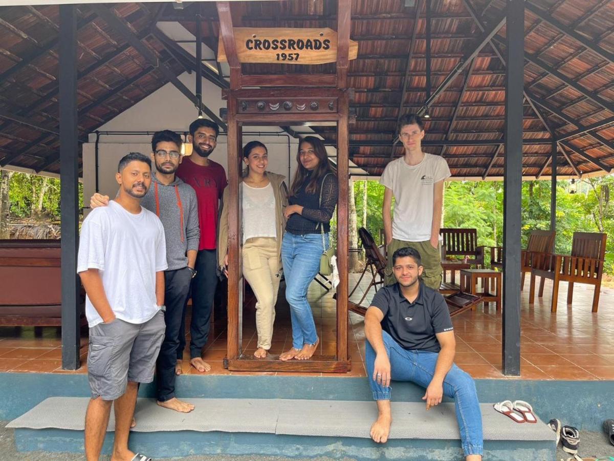 Crossroads Hostel 1957 กัลปัตตา ภายนอก รูปภาพ
